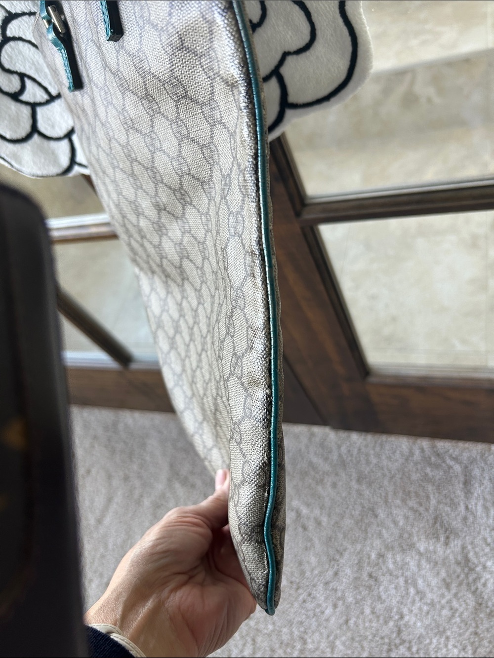 Gucci Beige GG Canvas Tote with Teal Trim - Picture 7 of 16